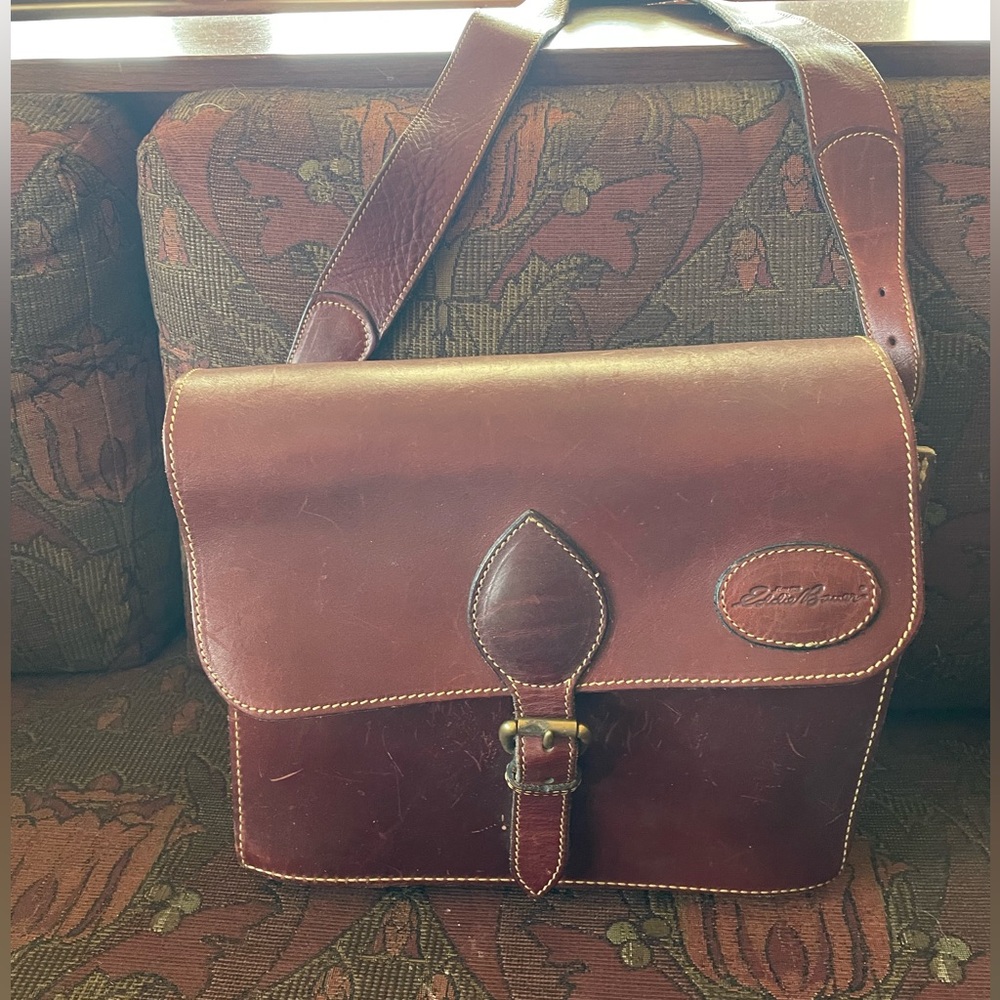 Filson Brown Leather Messenger Bag made for Eddie Bauer back in the late 90’s.